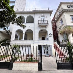 25 y G HOSTAL EN EL VEDADO