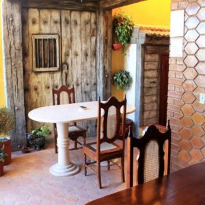 HOSTAL ELVIS Y MARELYS