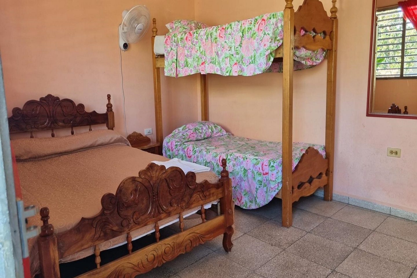 HOSTAL ANITA Y CHAMERO - Room 1