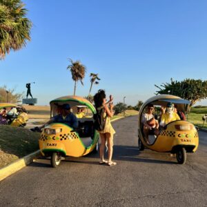PASEO EN COCOTAXIS POR VARADERO